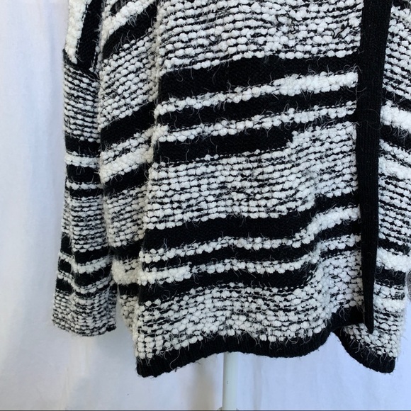 Calvin Klein // Black, White Textured Sweater Cape Sz Small/Medium Wk1 - Picture 3 of 9